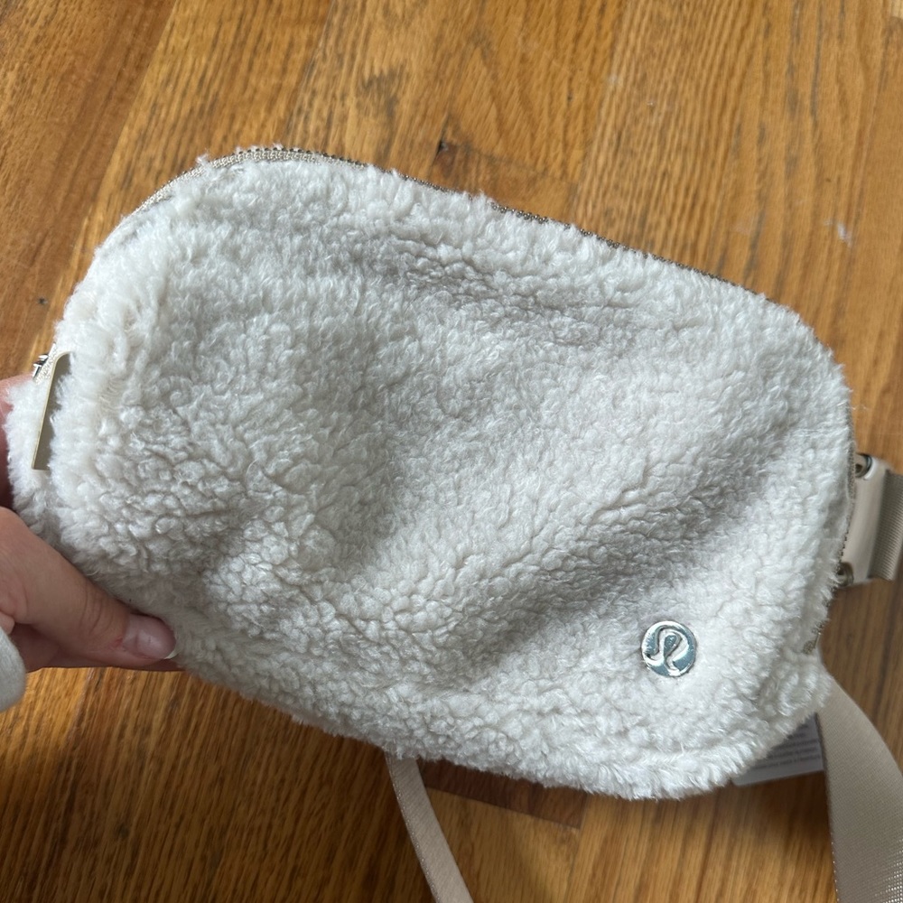 NWT Lululemon Everywhere Belt bag fleece. Beige color